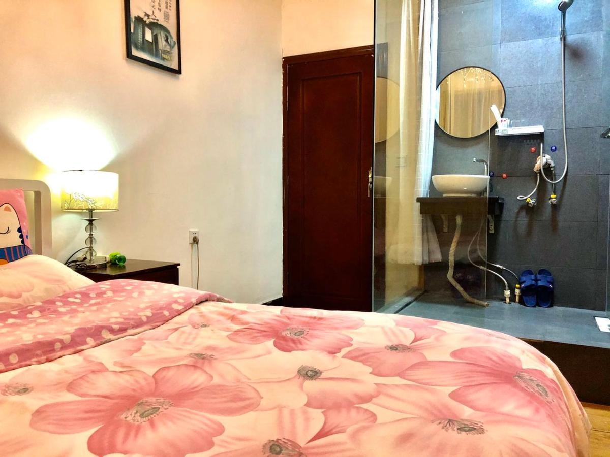 Fenghuang Little Bear Family Guest House מראה חיצוני תמונה