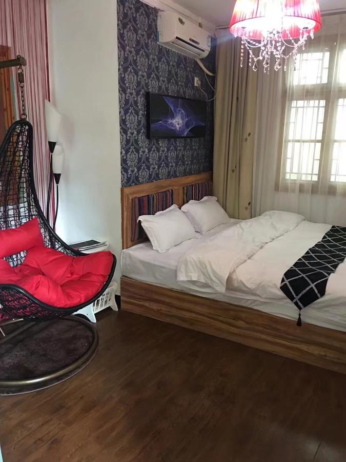 Fenghuang Little Bear Family Guest House מראה חיצוני תמונה