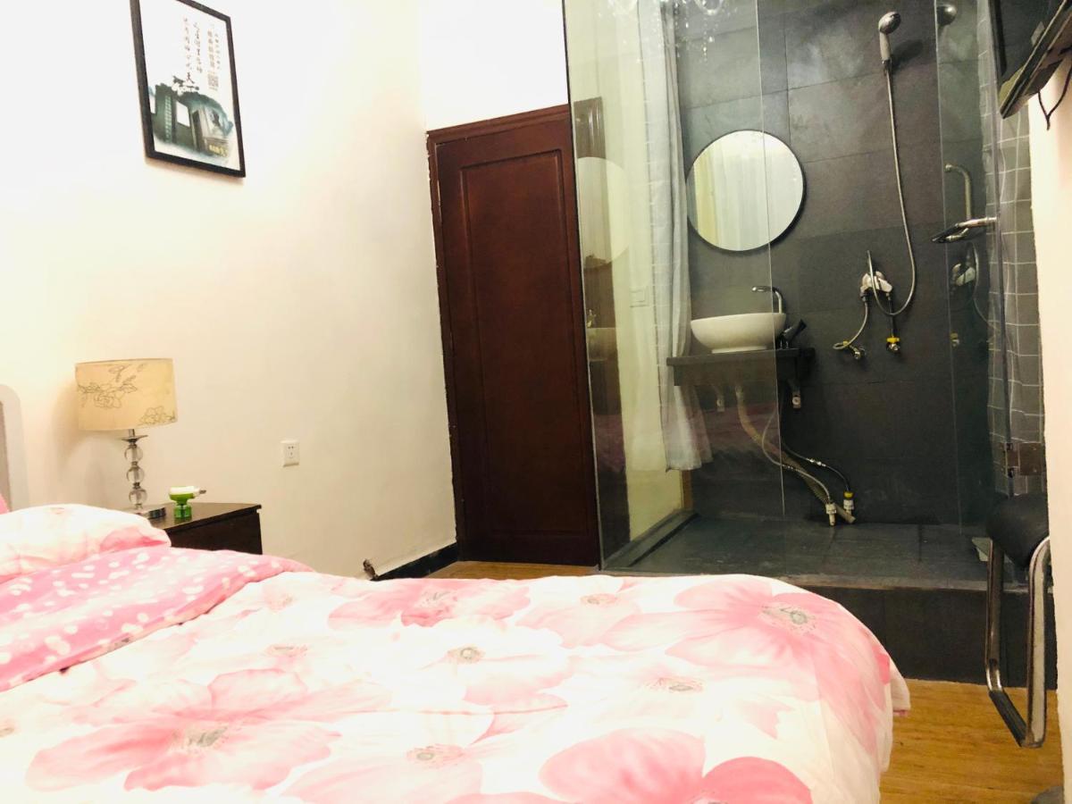 Fenghuang Little Bear Family Guest House מראה חיצוני תמונה